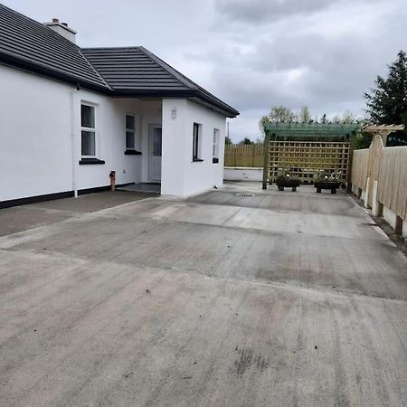 Cheerful Three Bedroom Country Cottage Ballina  Exterior foto