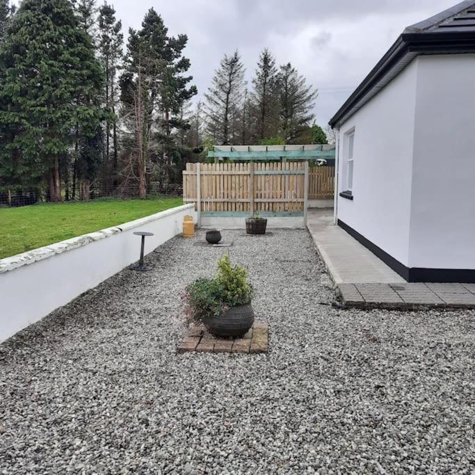 Cheerful Three Bedroom Country Cottage Ballina  Exterior foto
